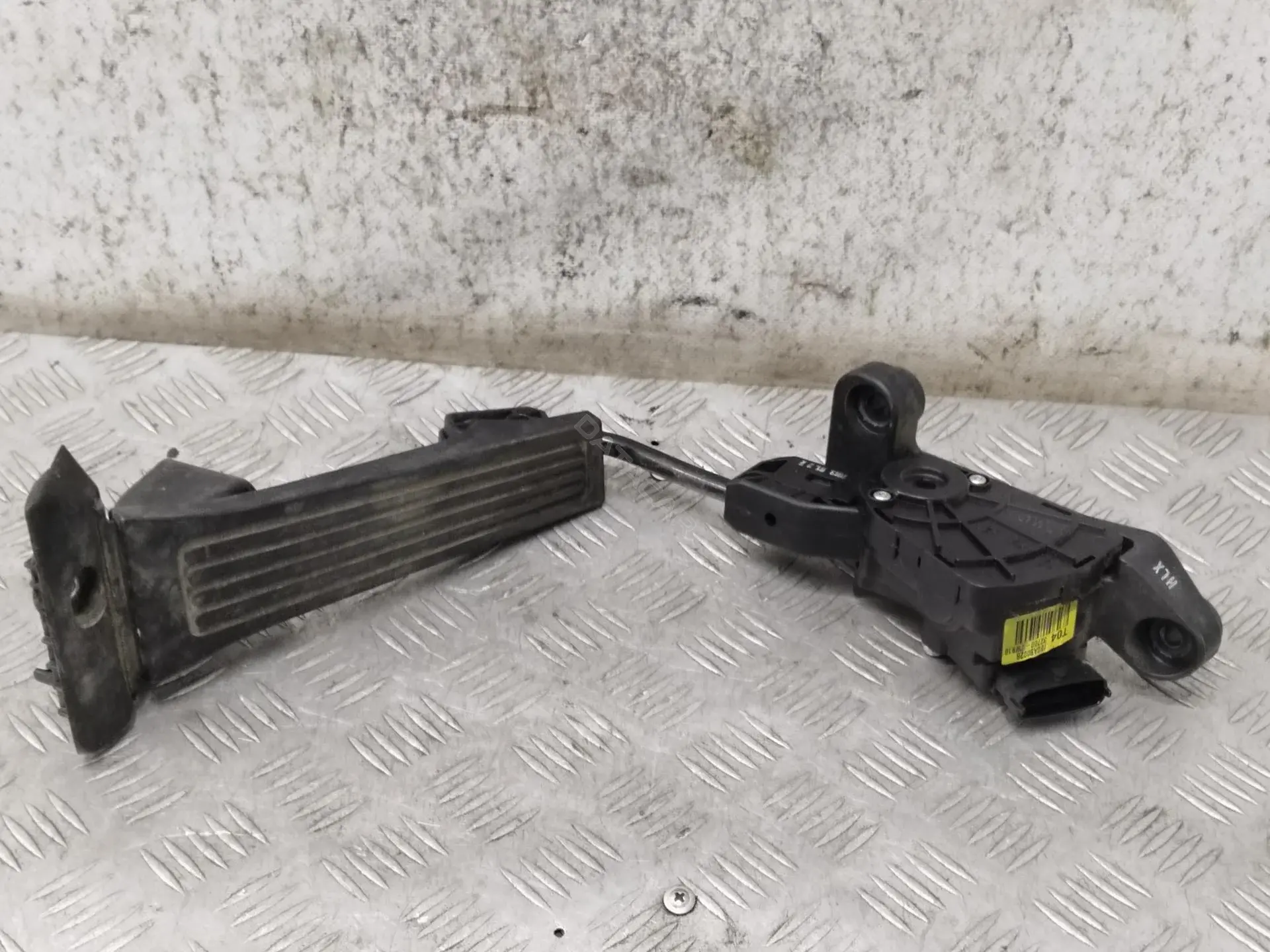 Педаль газа 327002W910
