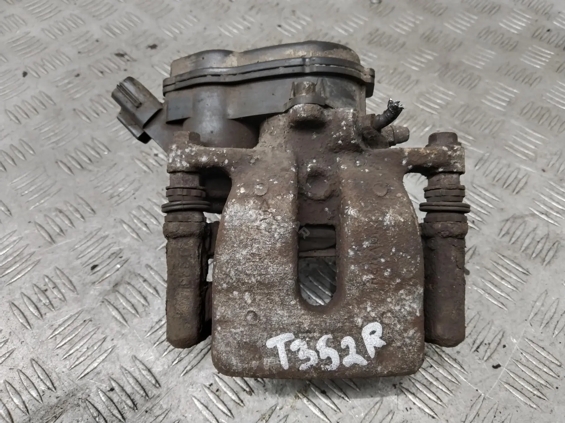 Суппорт тормозной P15884018