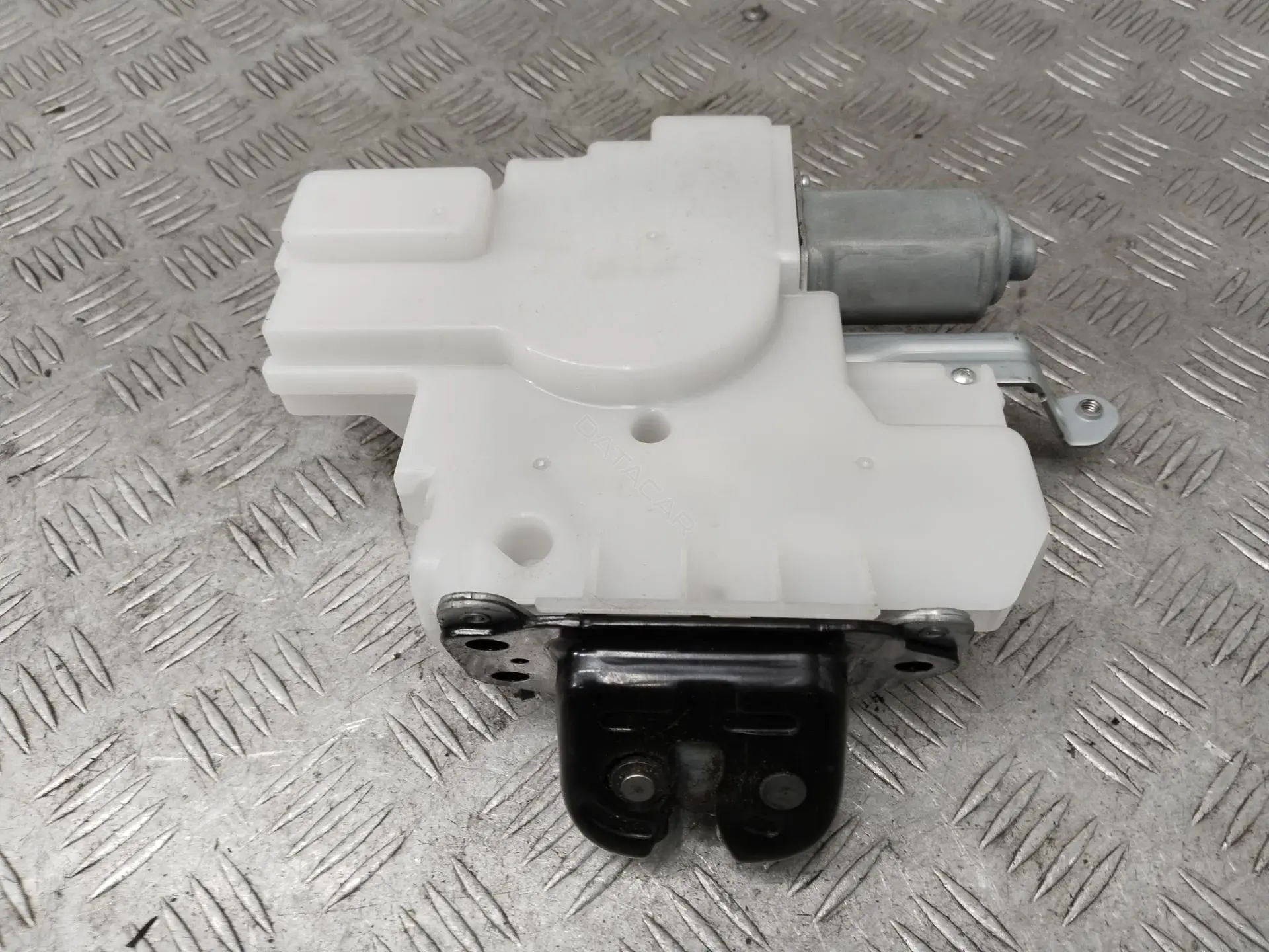 Замок крышки багажника 90542CC00A