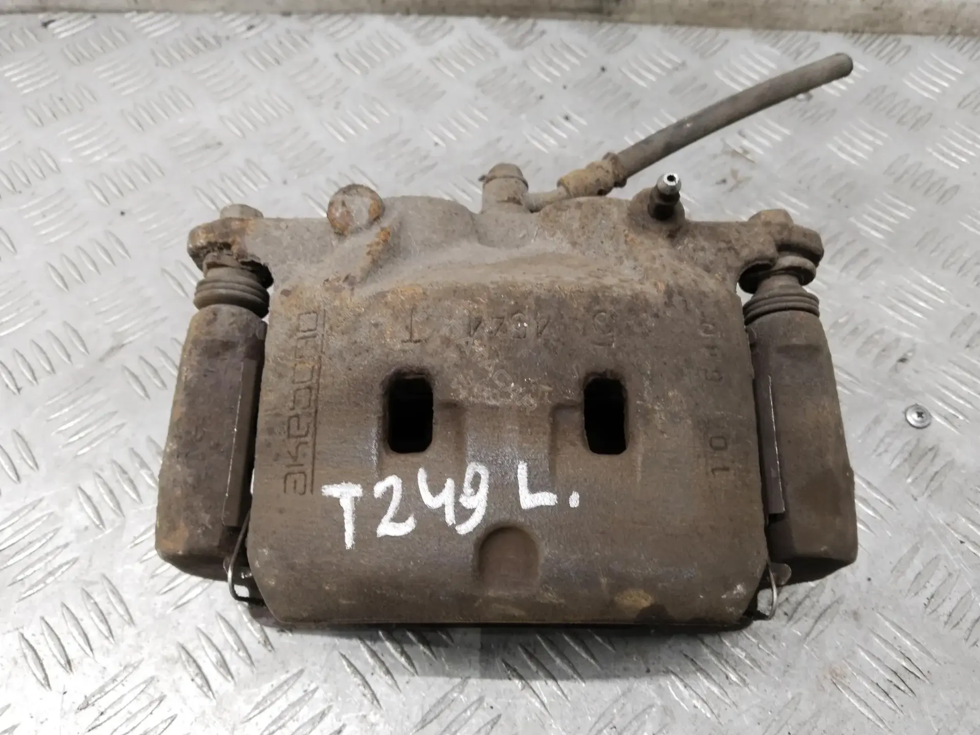 Суппорт тормозной 410114BA0C, 41011JD00A, BA3781