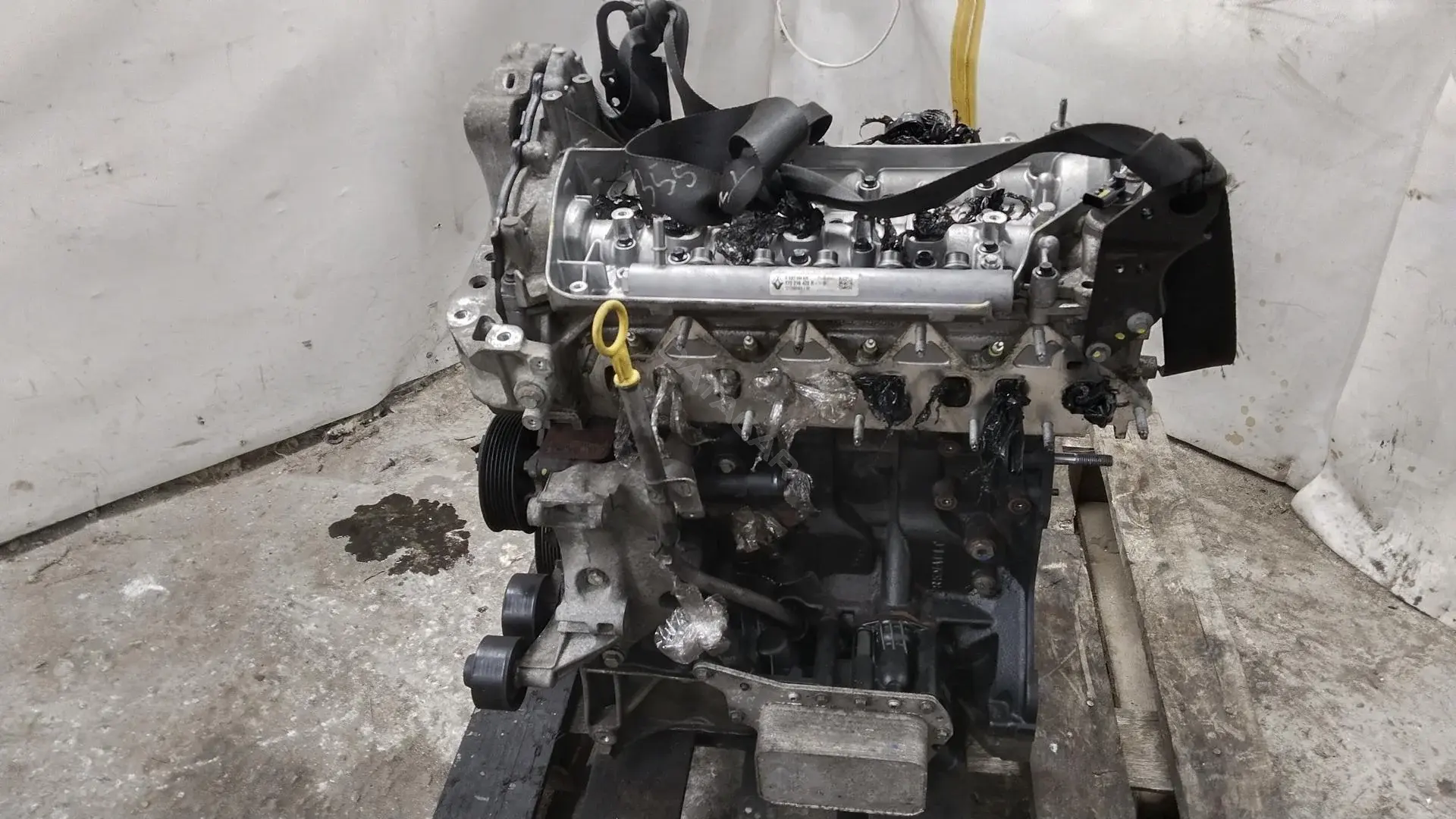 Двигатель в сборе R9M402