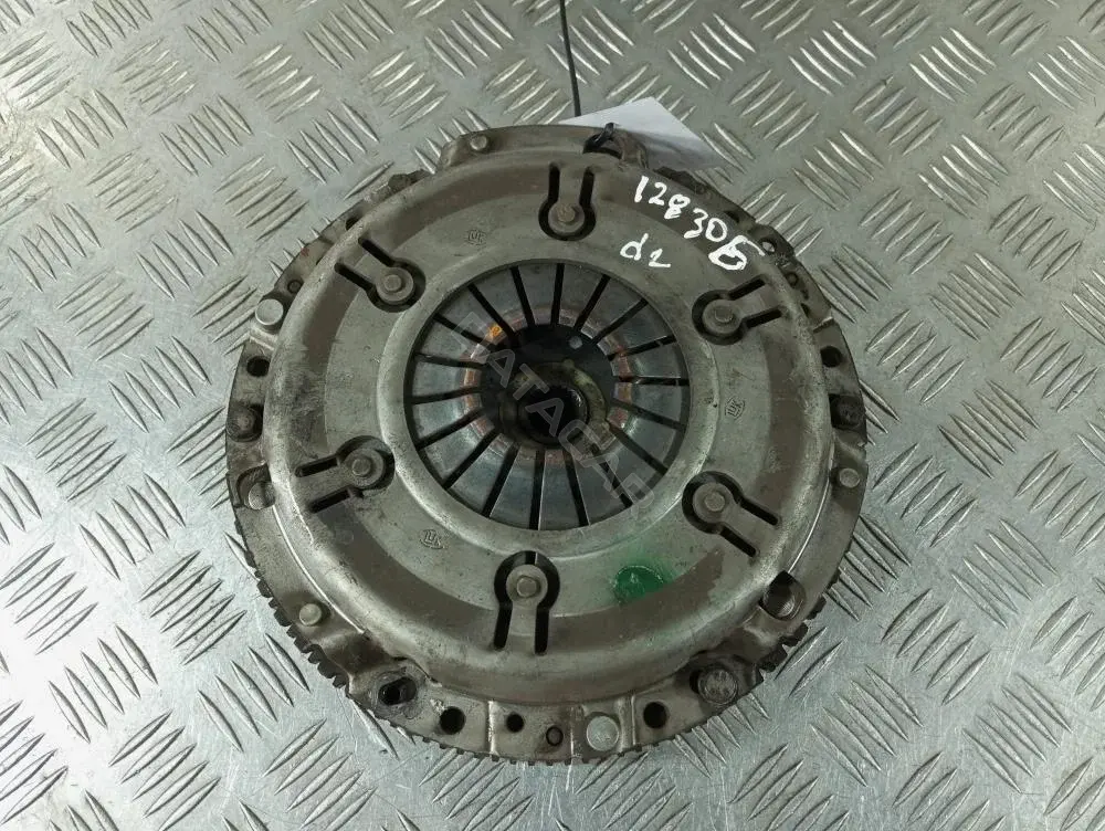 Маховик 8200237330