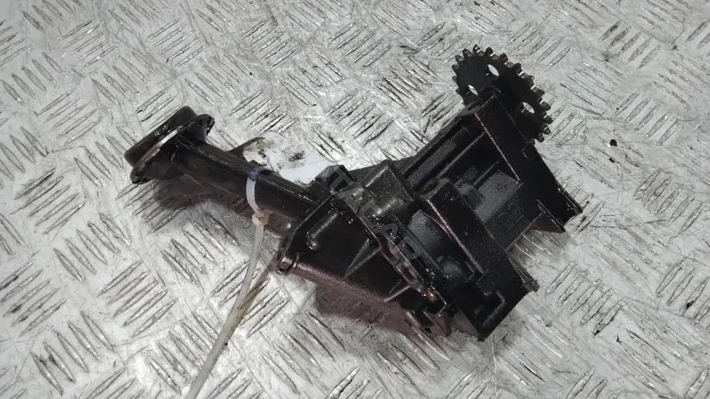 Масляный насос 8200150195