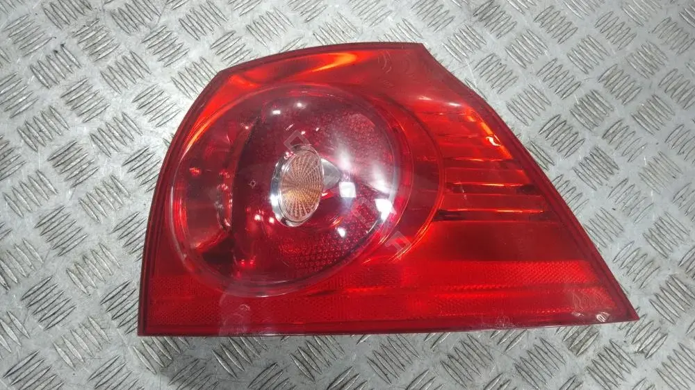 Задние фонари 1K6945096N