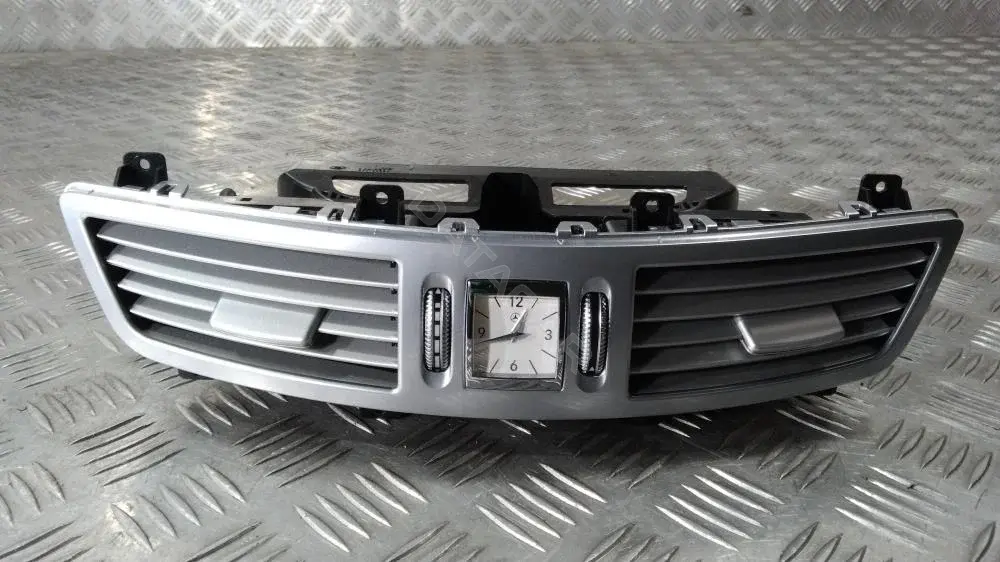 Дефлектор обдува салона 05569-001