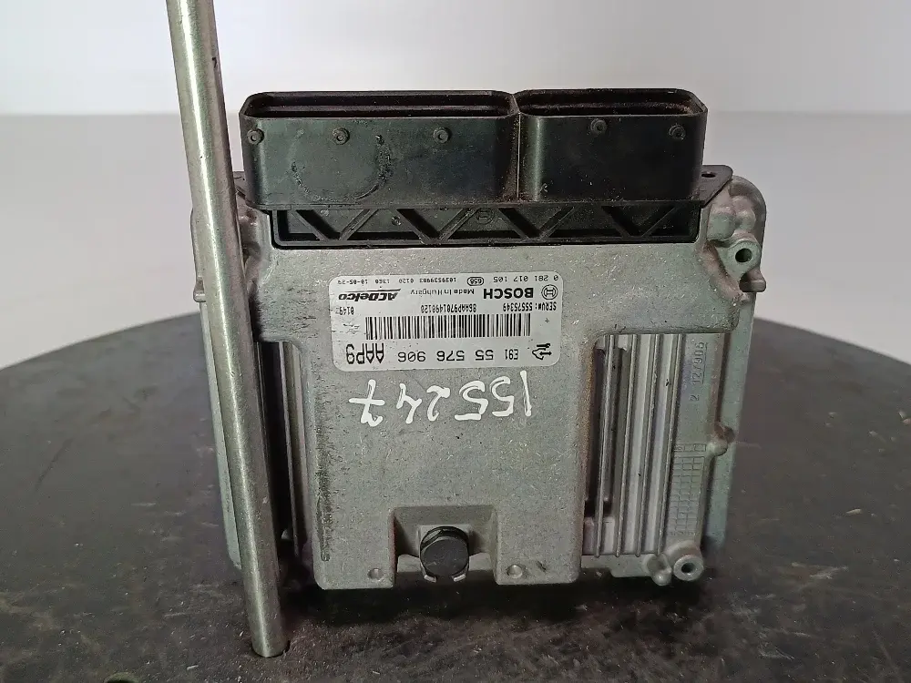 Блок управления двигателем 55576906