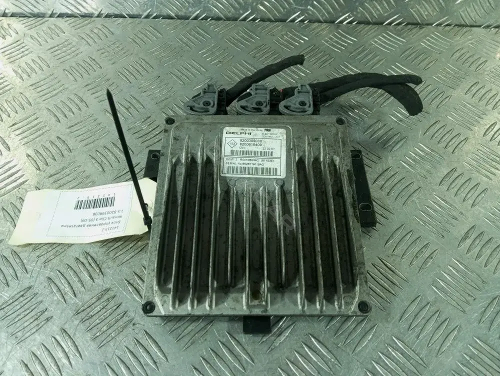 Блок управления двигателем 8200399038