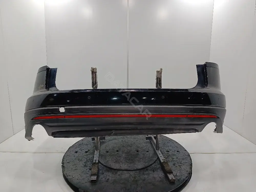 Задний бампер 760807421A