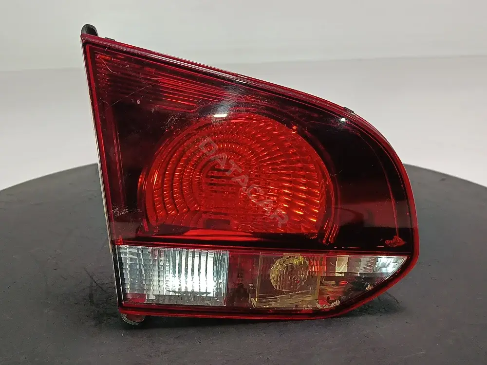 Задние фонари 5K0945093K