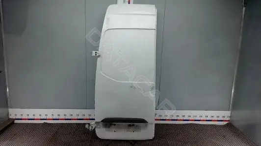Крышка багажника KBM33RA01
