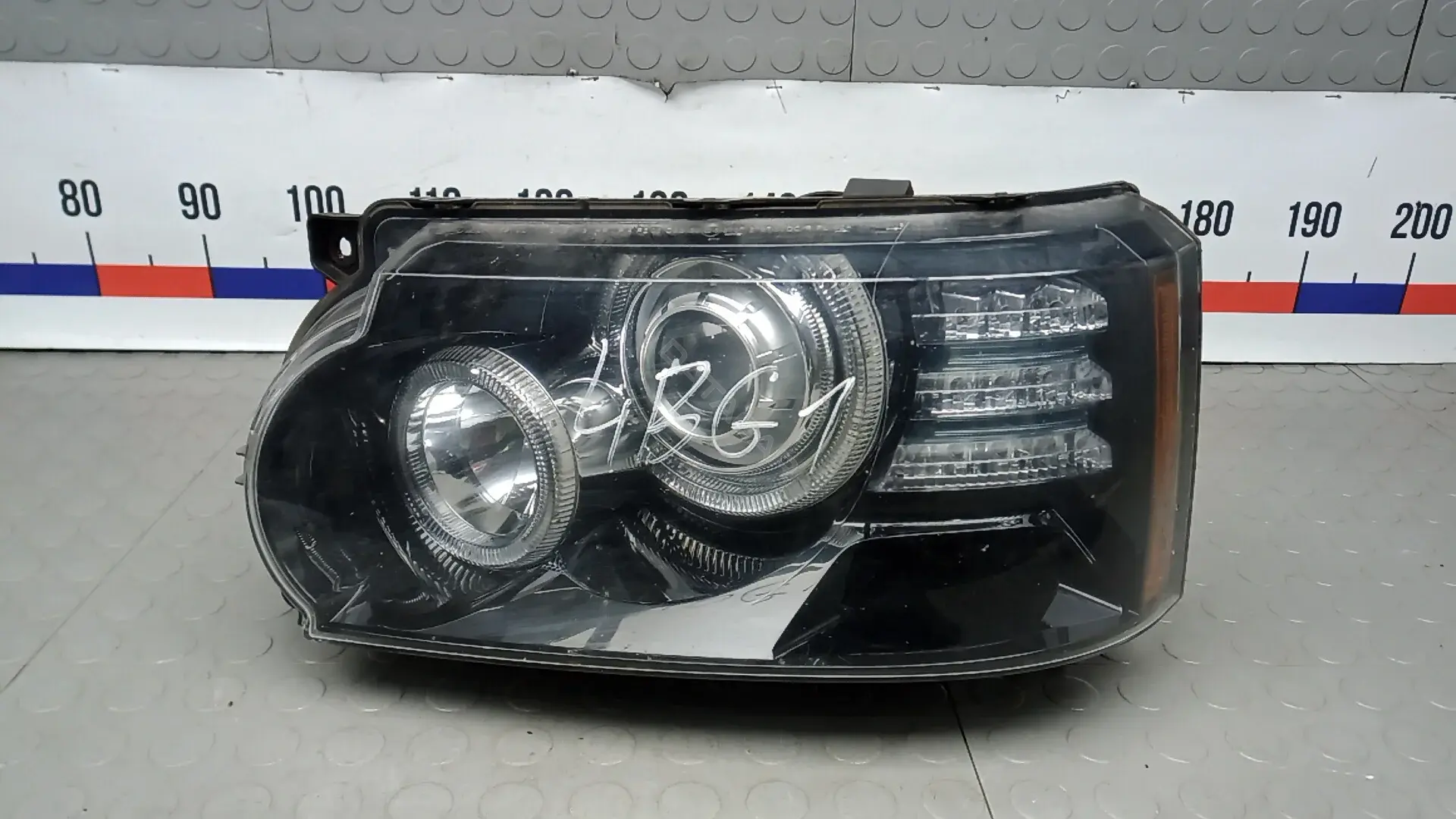 Фары 4BG01MR01