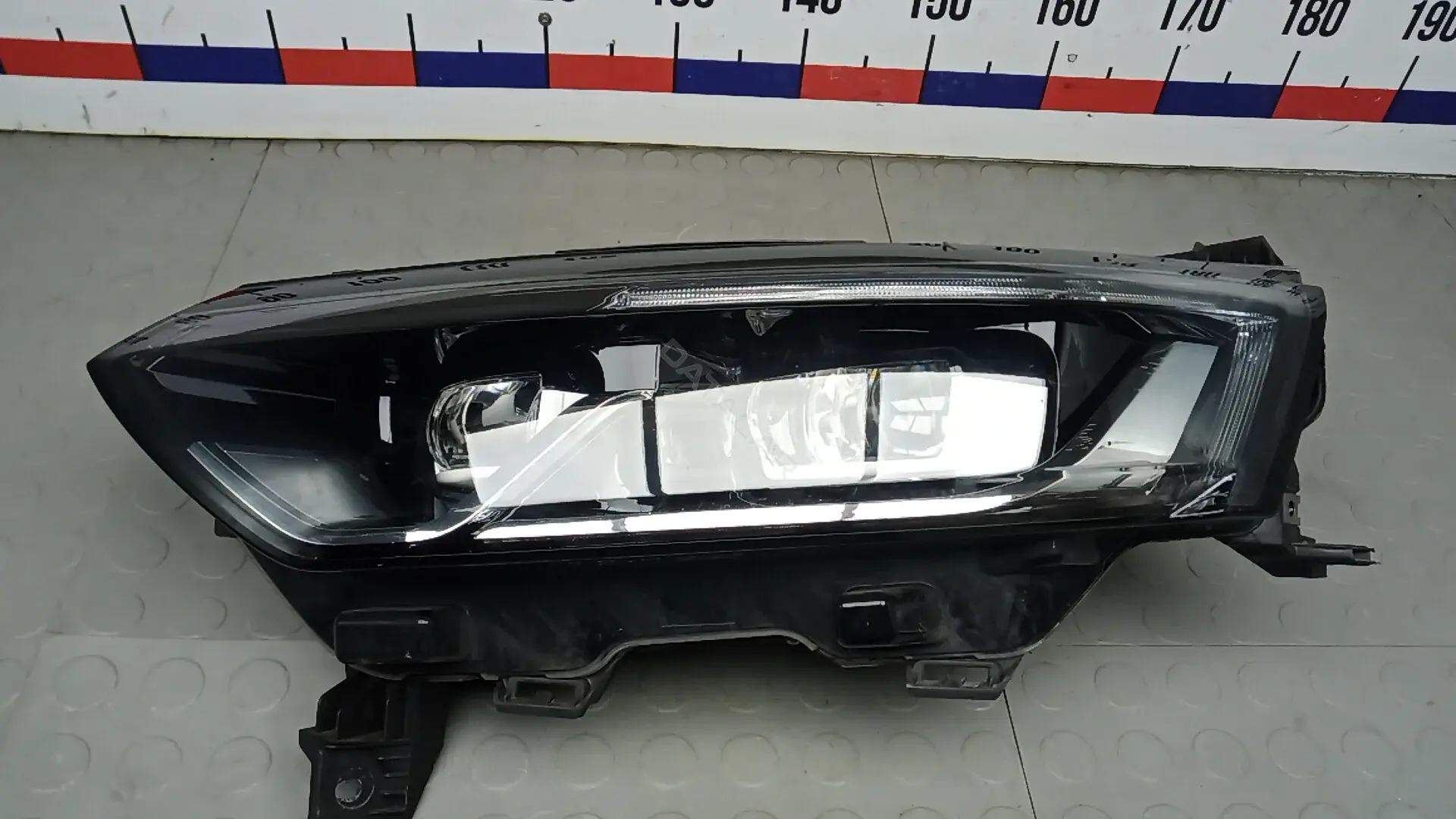 Фары 7BM20MR01