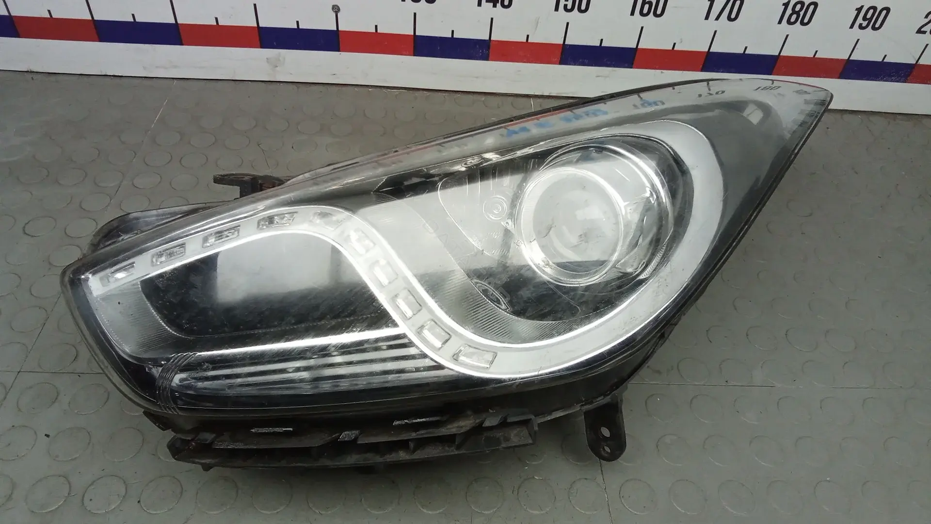 Фары 921013Z041