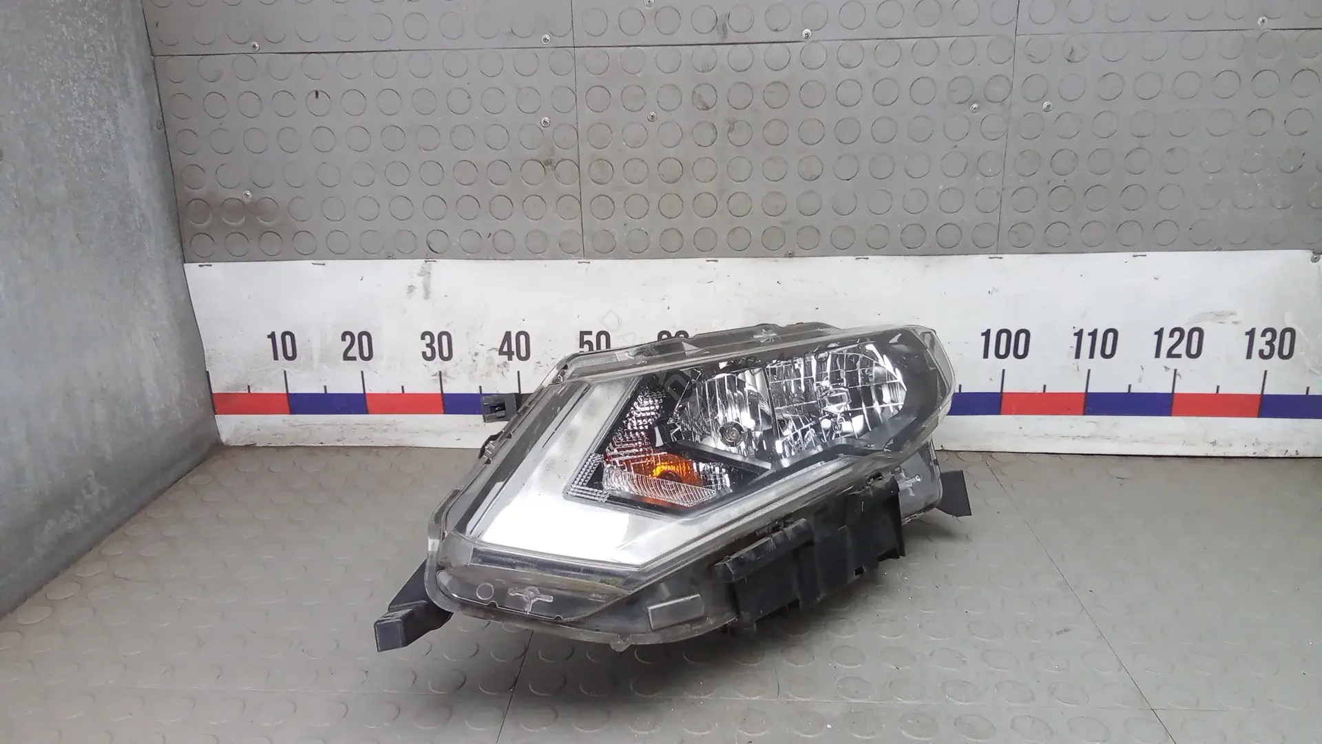 Фары LBM10MR01