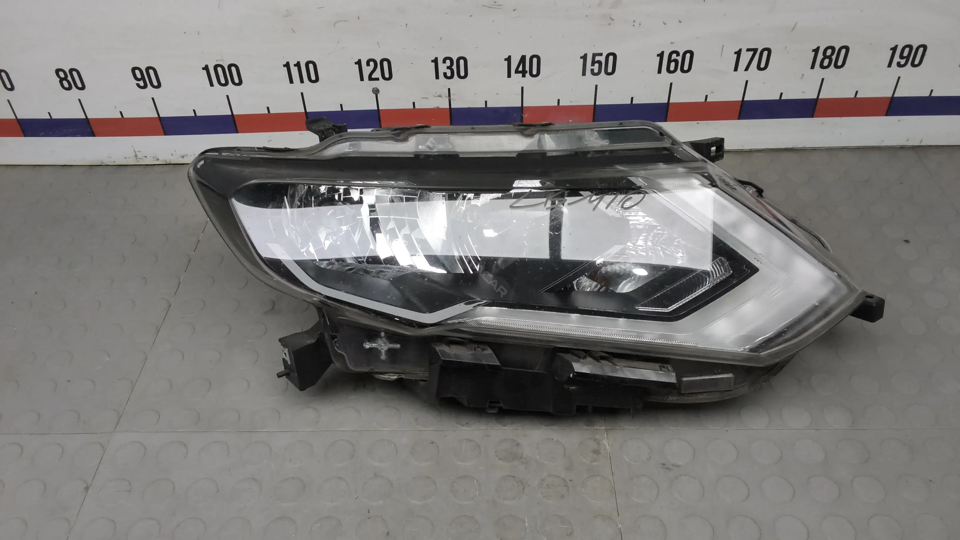 Фары LBM10MU01