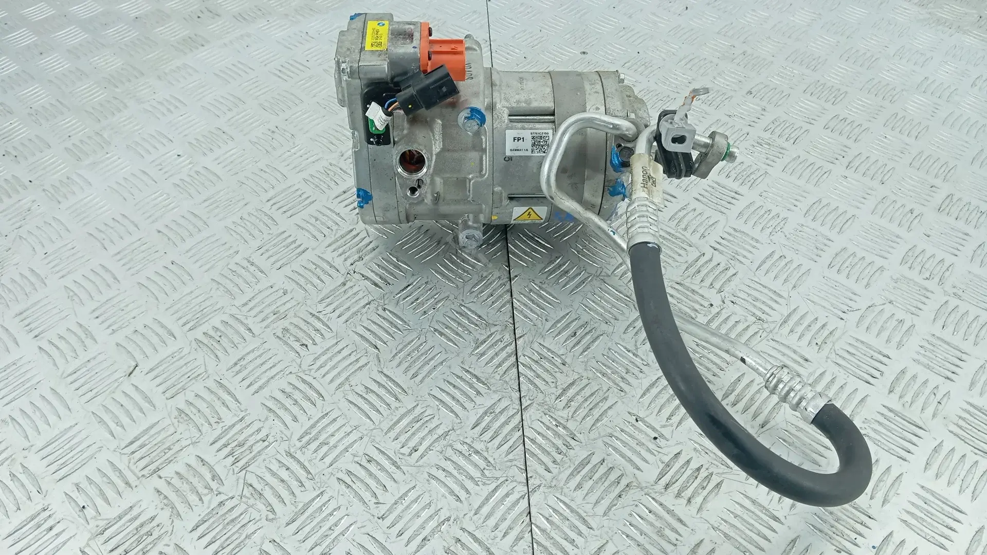 Компрессор кондиционера 977E1CZ100