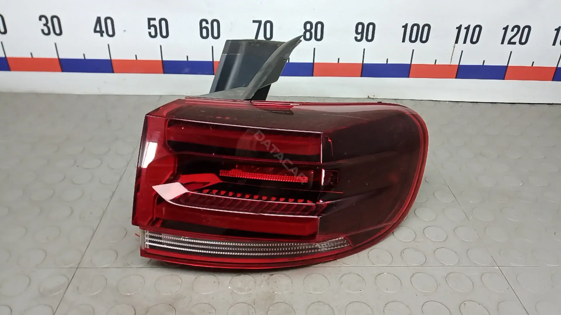 Задние фонари AEP27MY01