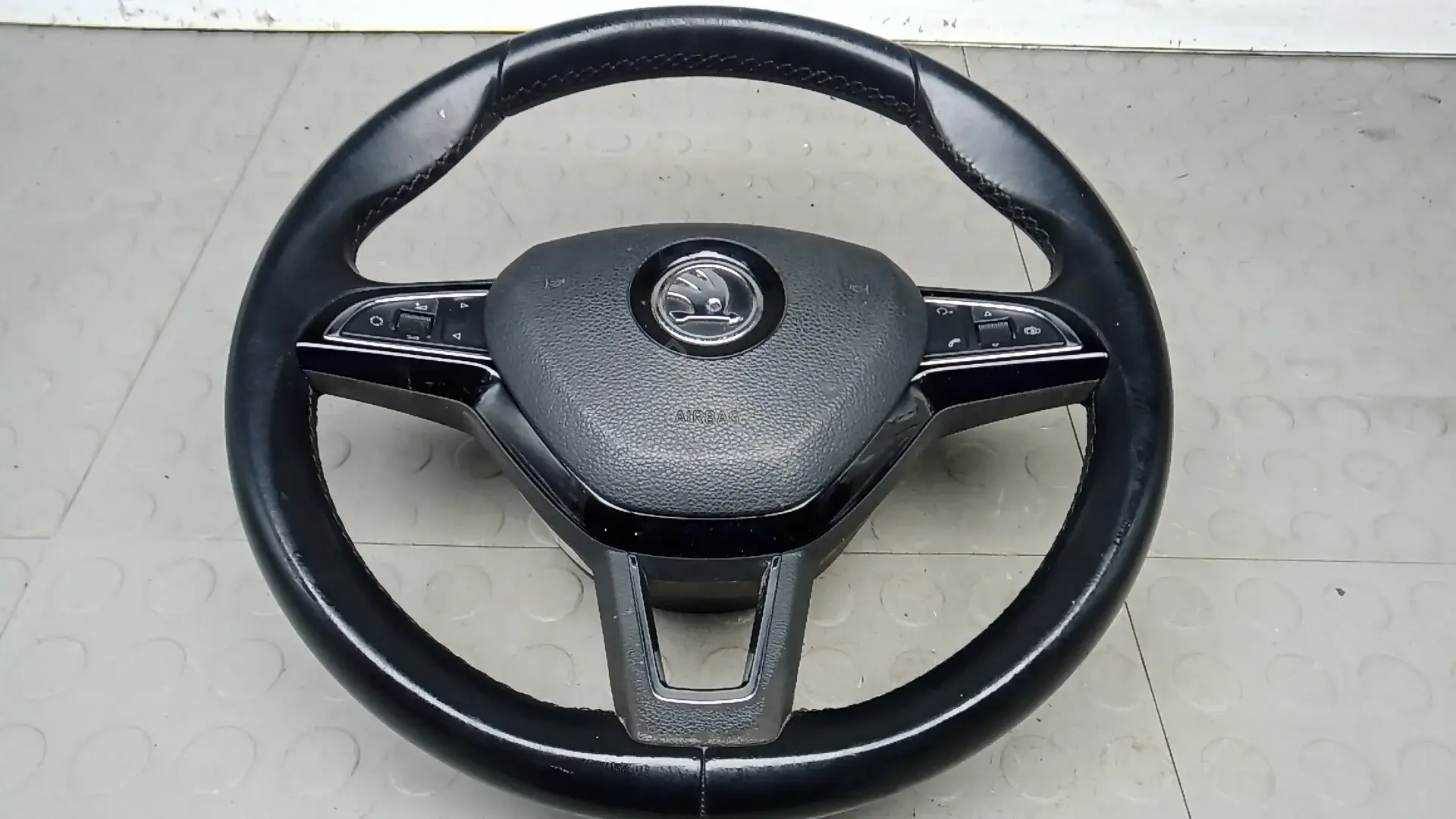 Руль 5L0419091G