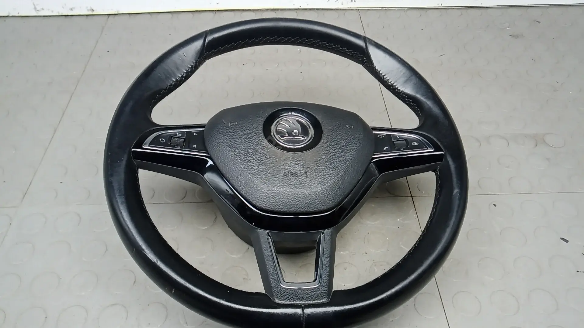 Руль 5L0419091G
