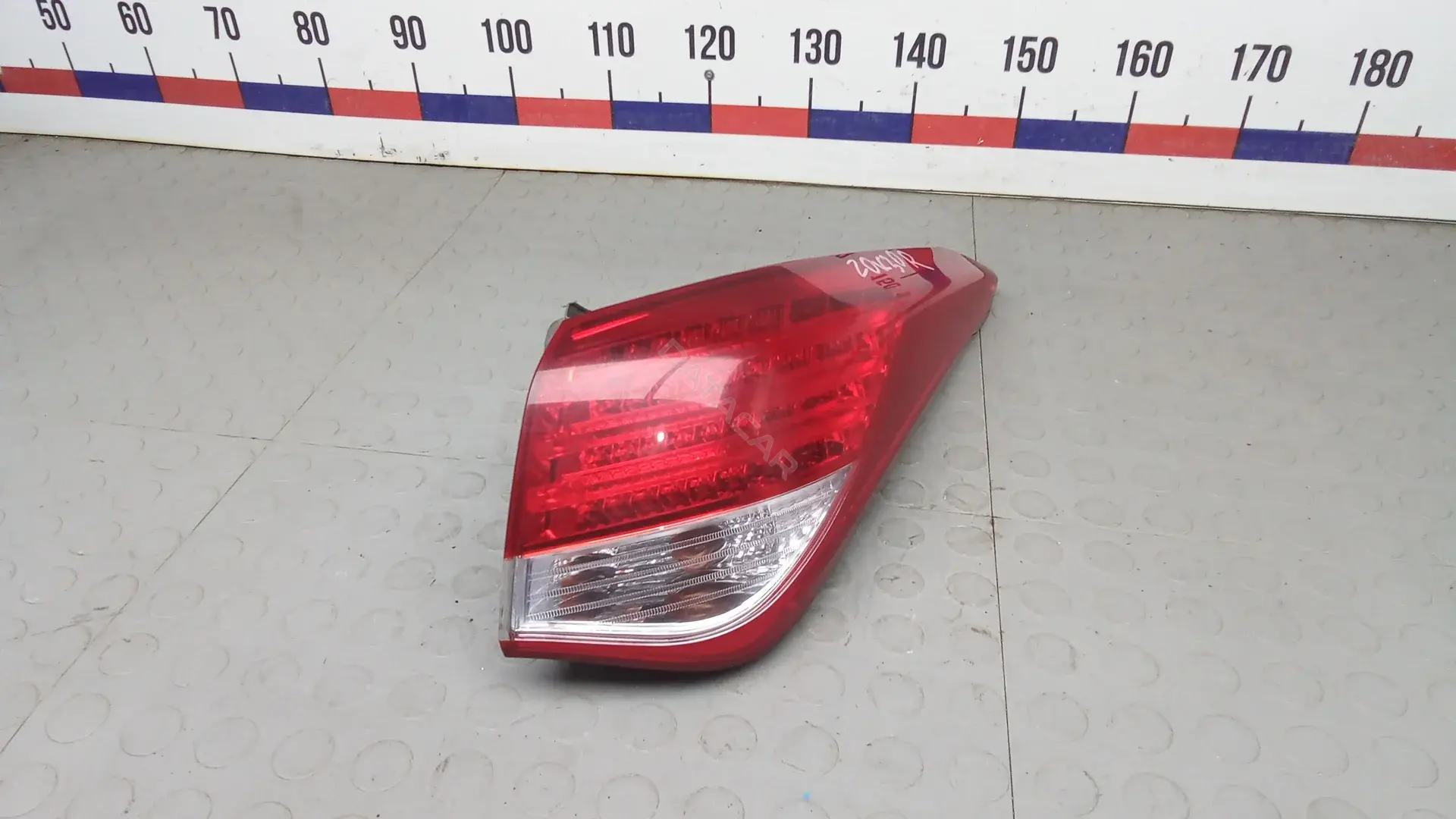 Задние фонари 924023Z300