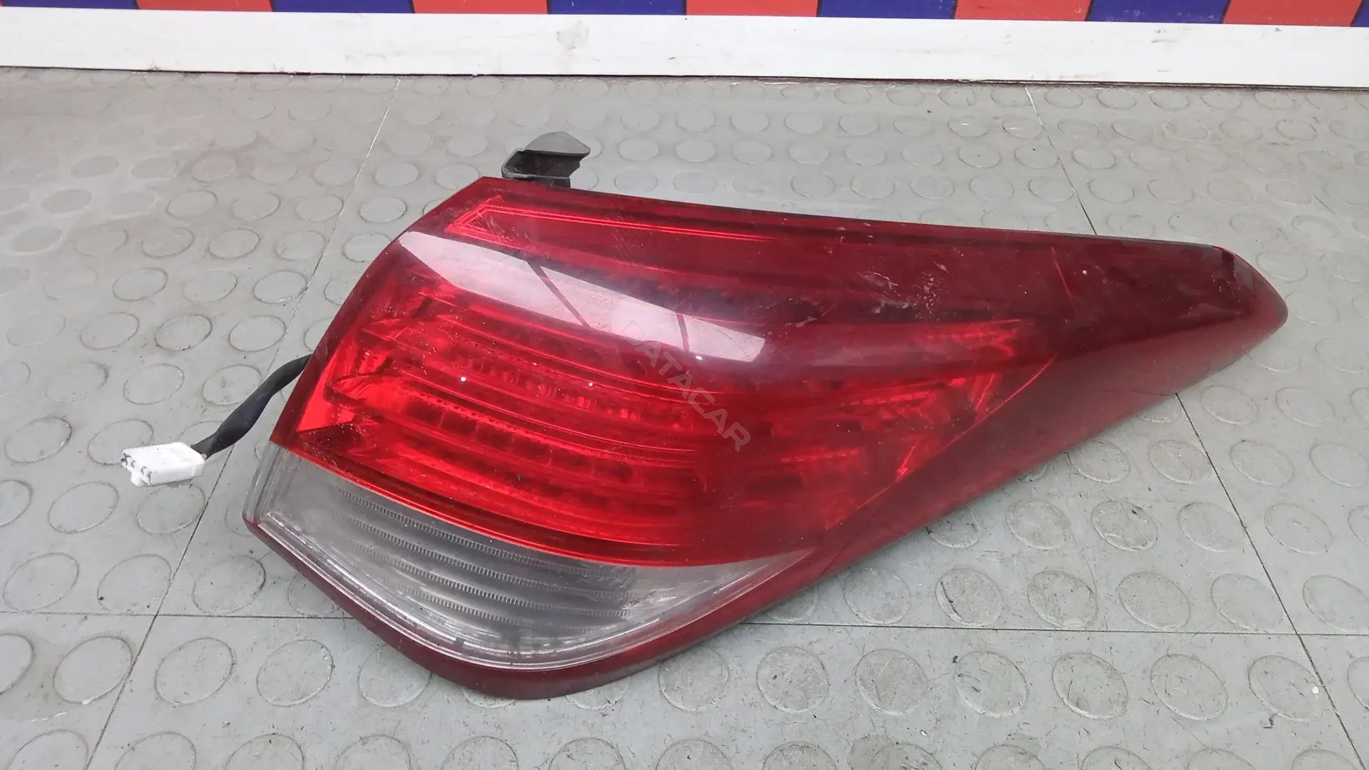 Задние фонари 924023Z300