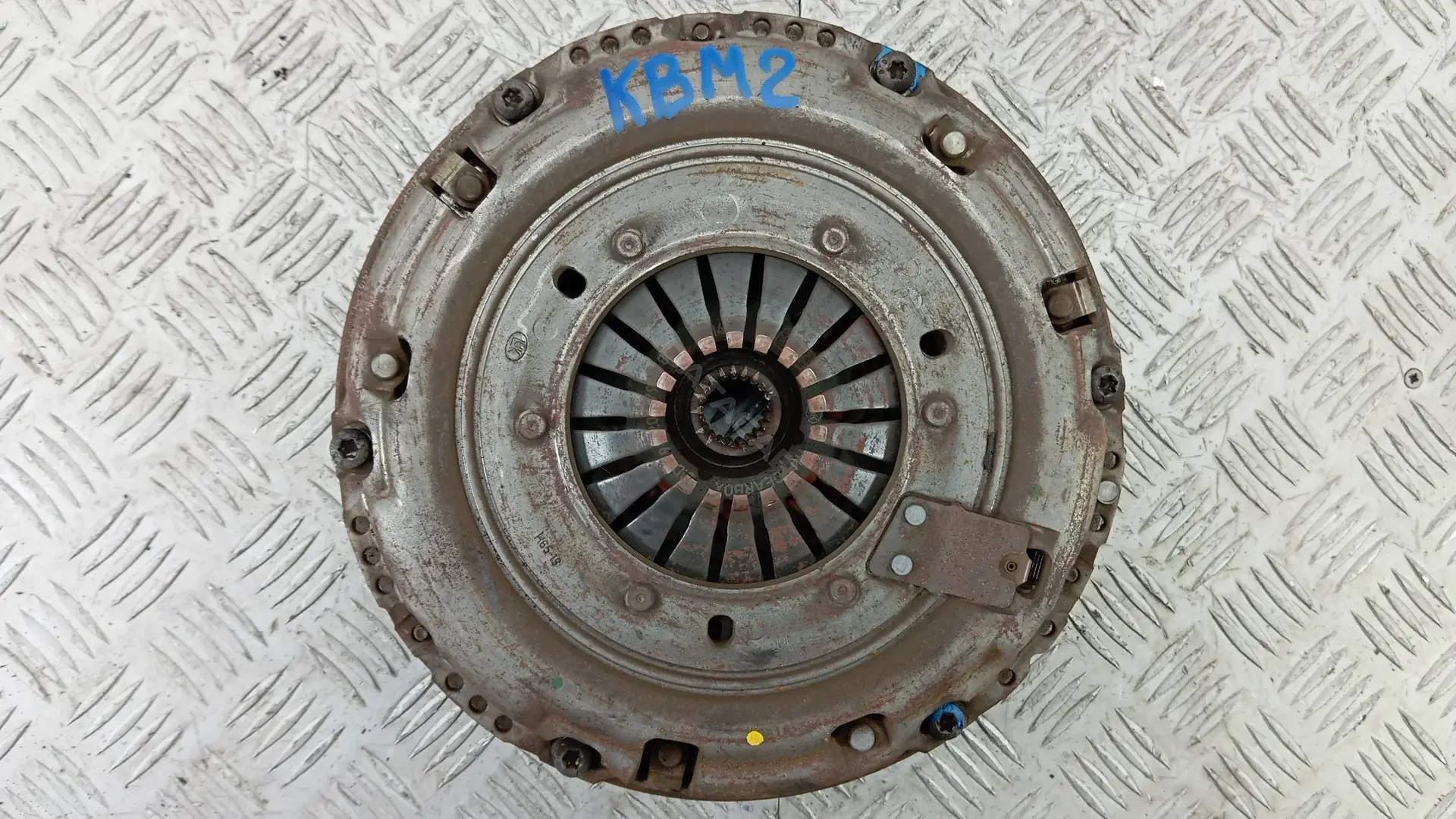 Маховик KBM02A401