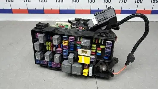 Блок предохранителей 68089320AE
