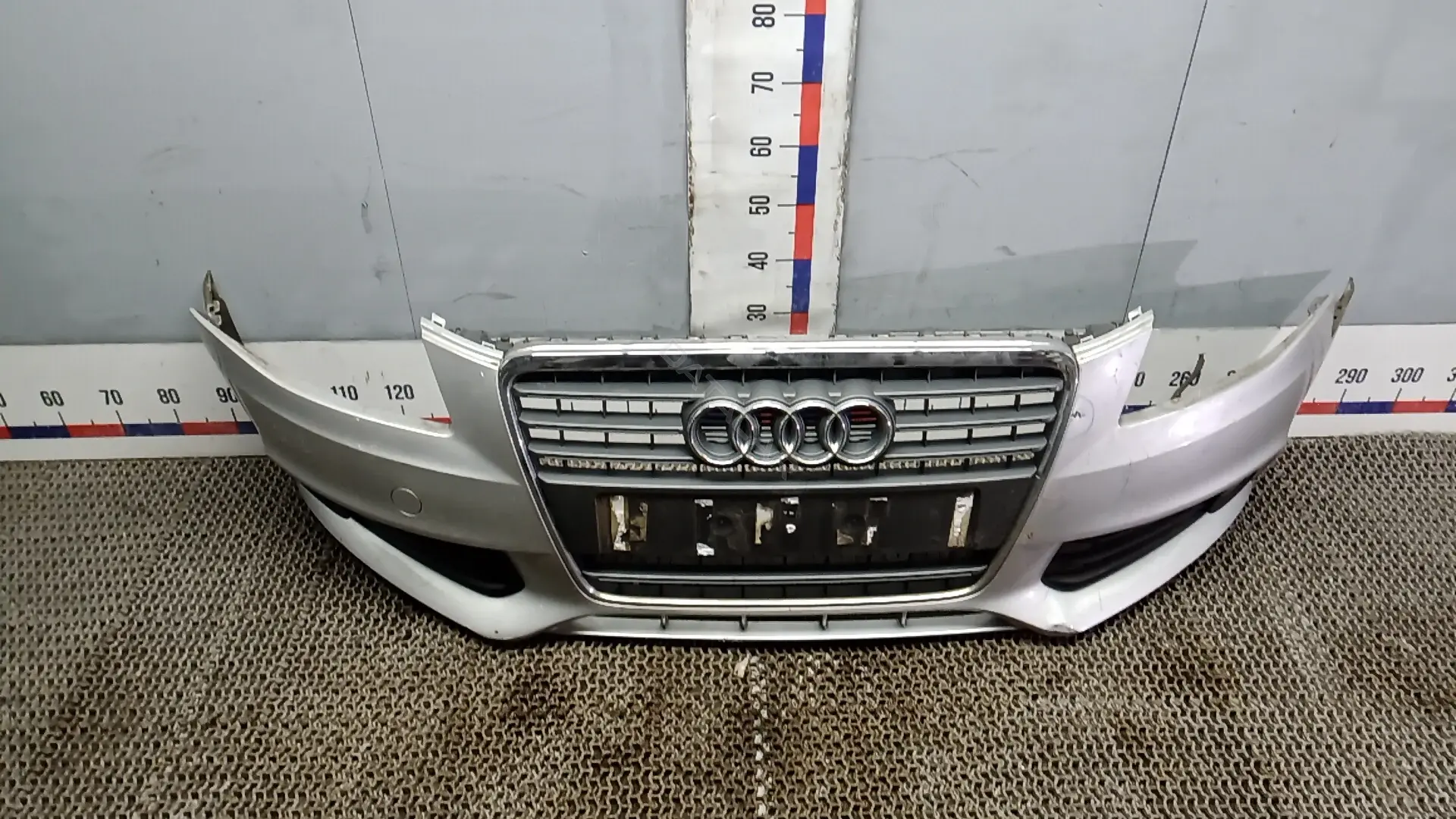 Передний бампер OEP18G501