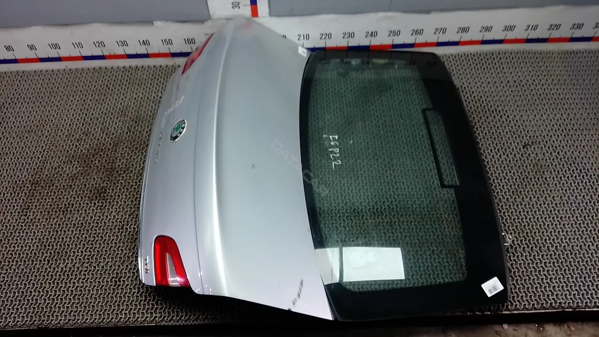 Крышка багажника EEP22GF01