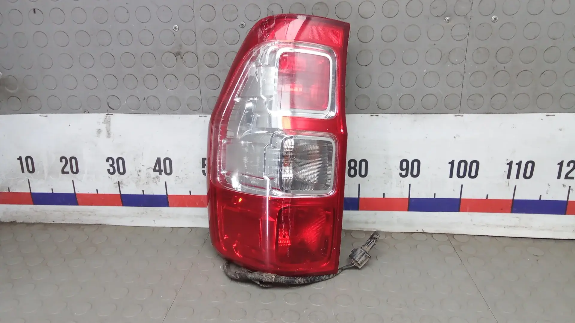 Задние фонари LBM37MX01