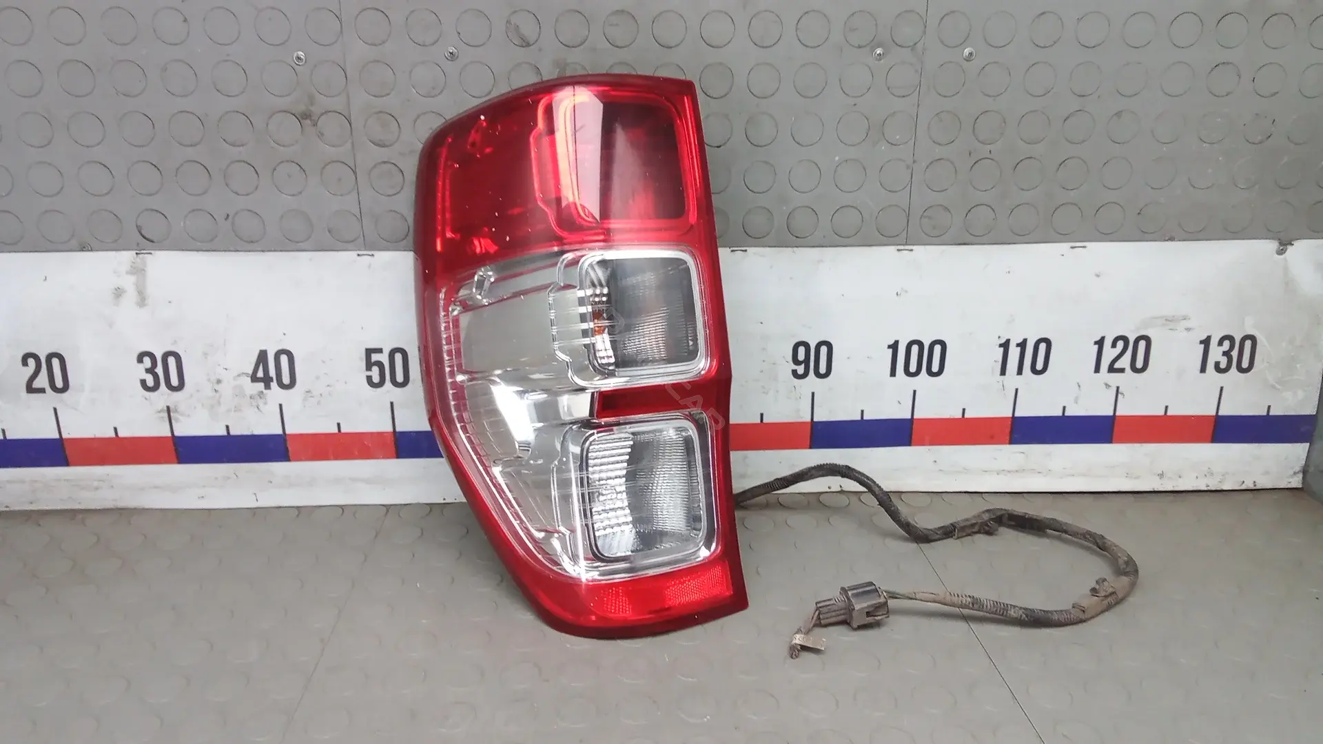 Задние фонари LBM37MX01