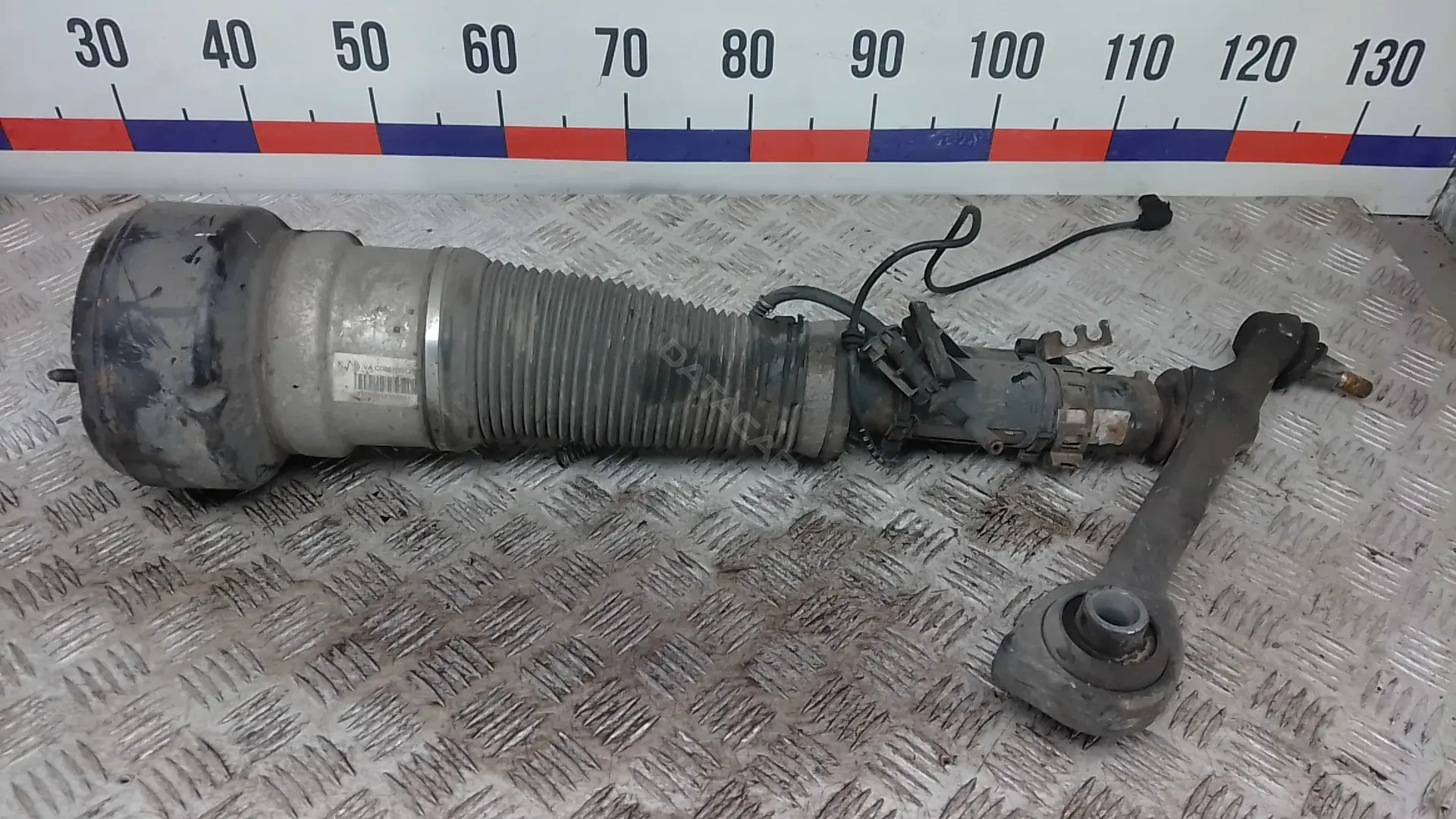Стойка передняя 4BM26N501