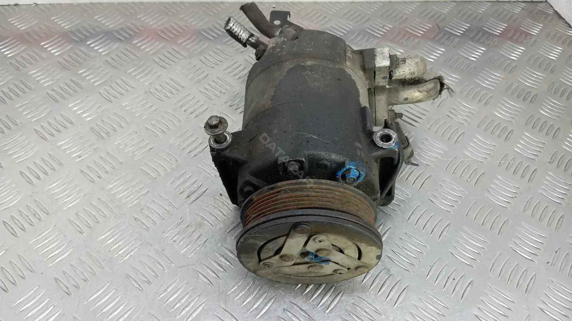 Компрессор кондиционера BK21-19D629-AD