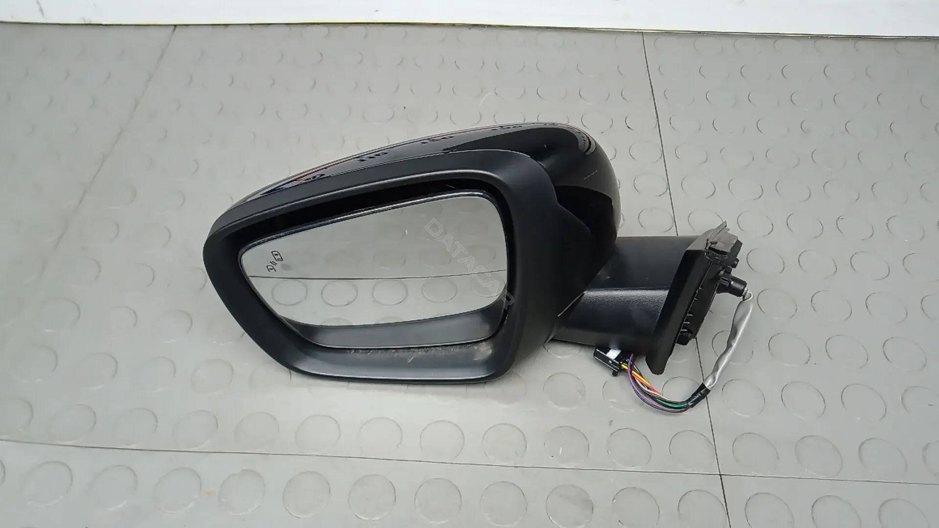 Наружное зеркало 8BM24JL01