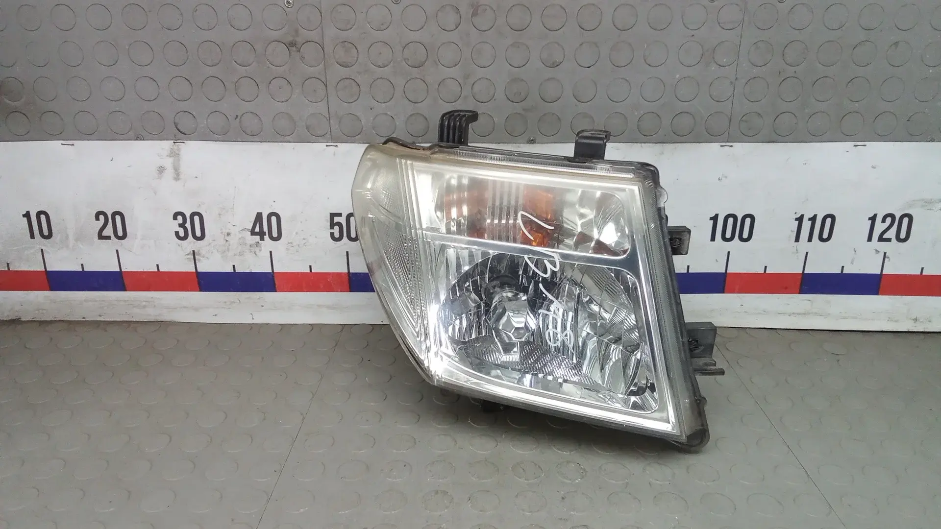 Фары LBM08MU01