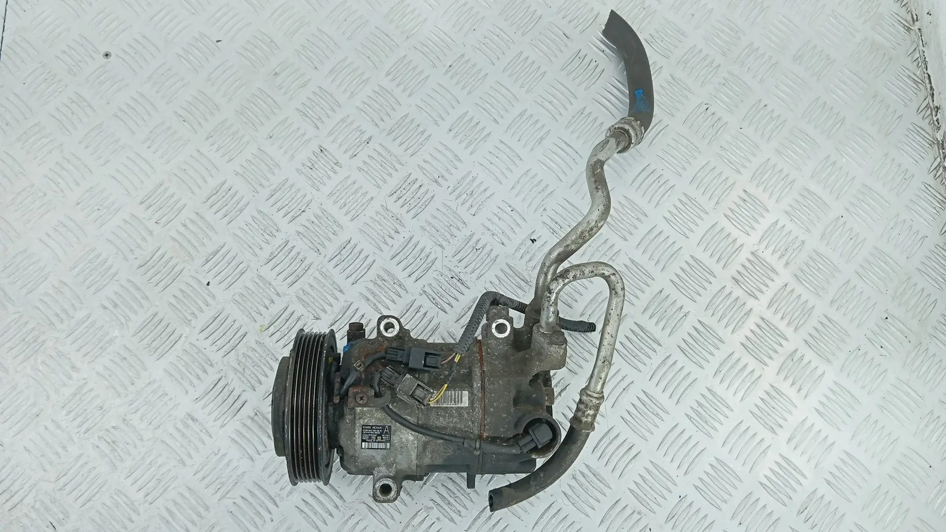 Компрессор кондиционера 92600-4EA0A