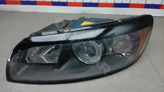 Фары UOK17MR01