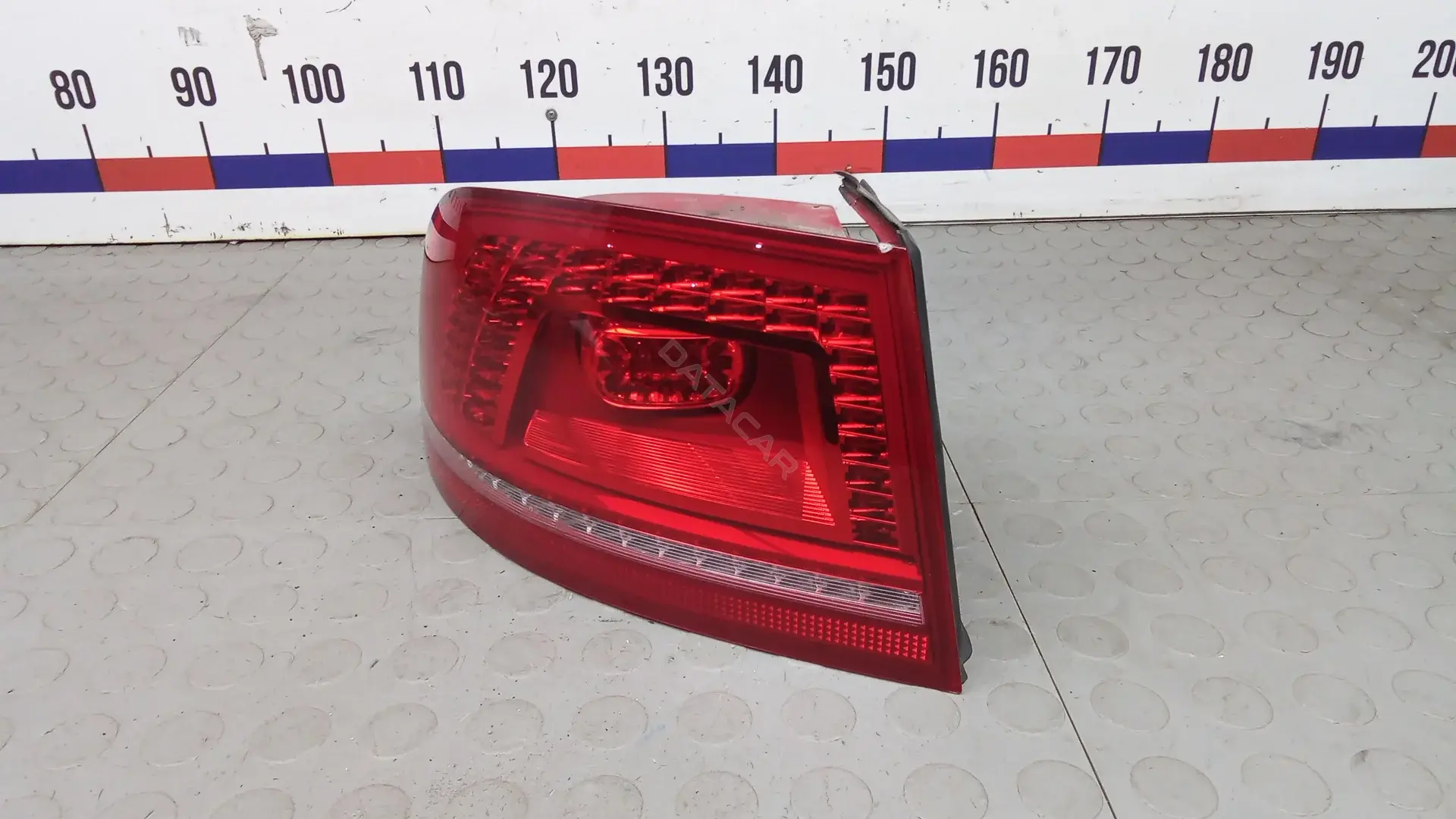 Задние фонари HBM10MX01