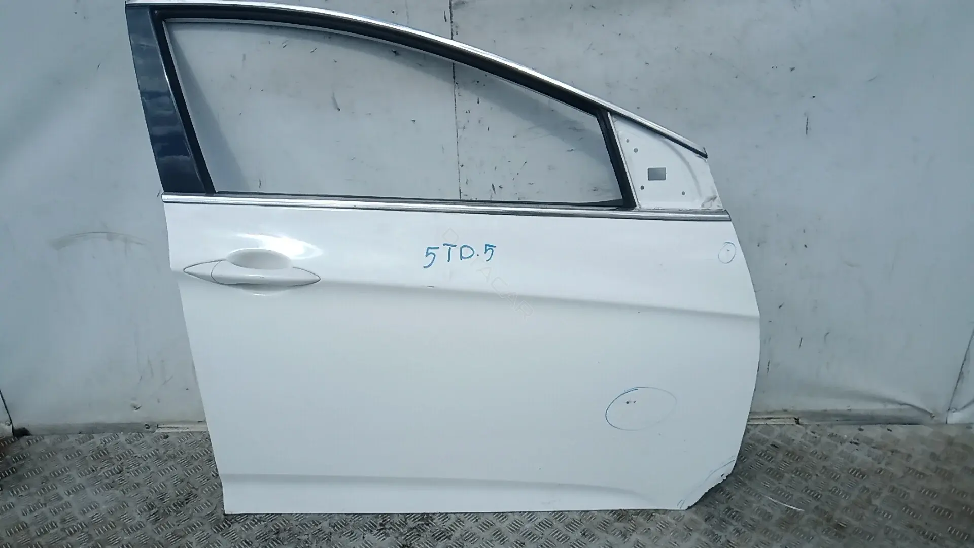 Дверь 760043Z000