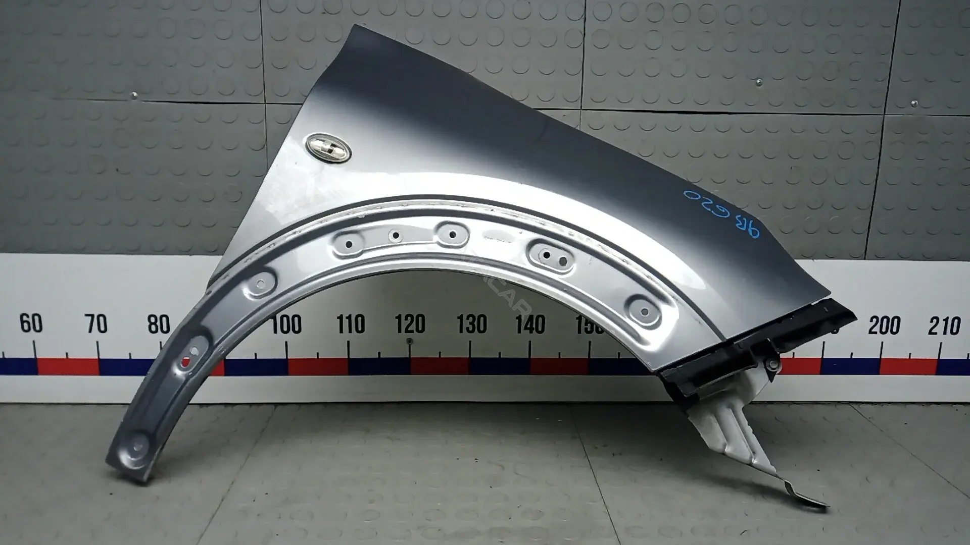 Крыло переднее 9BG20EC01