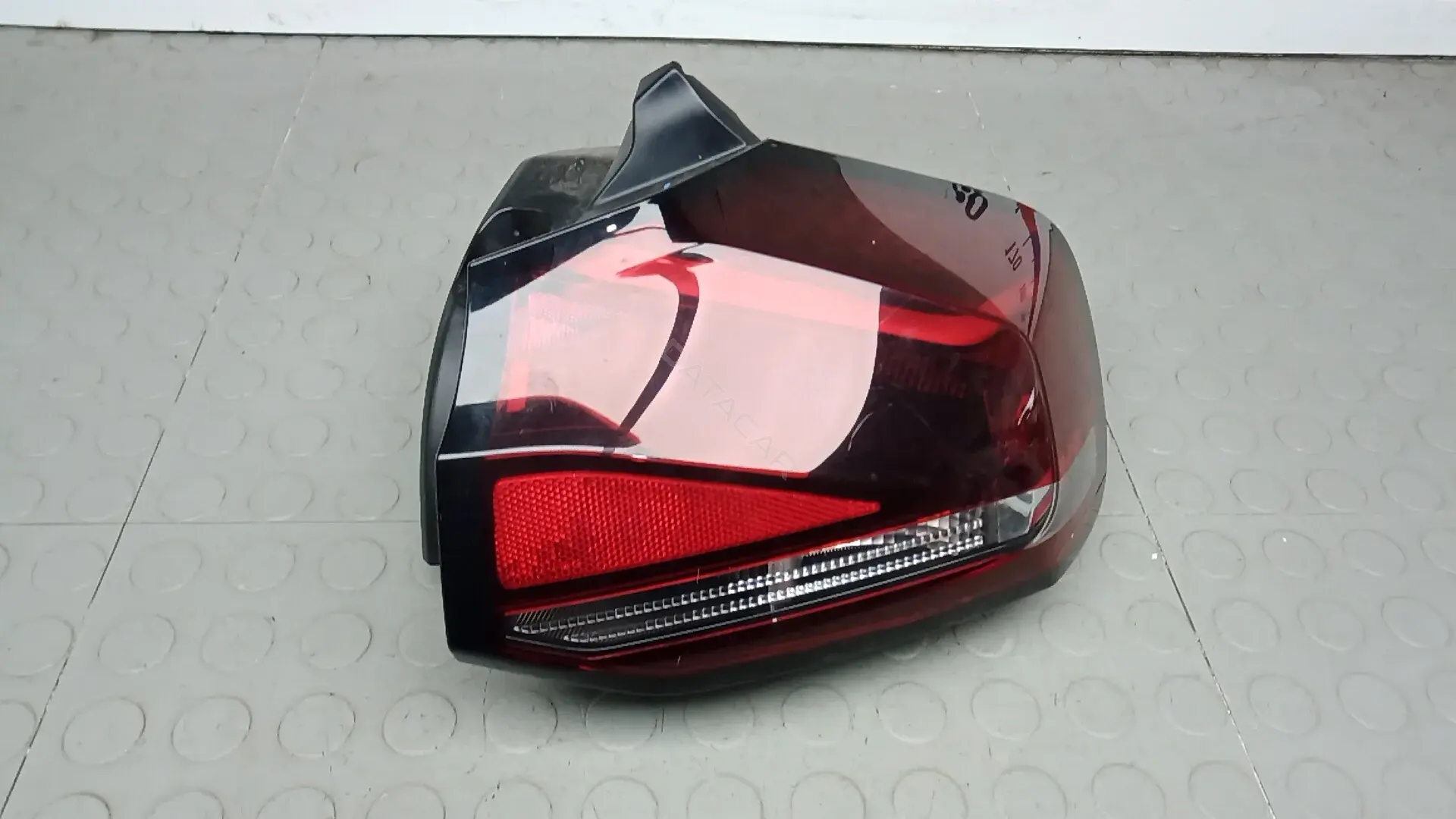 Задние фонари 3BM08MY01