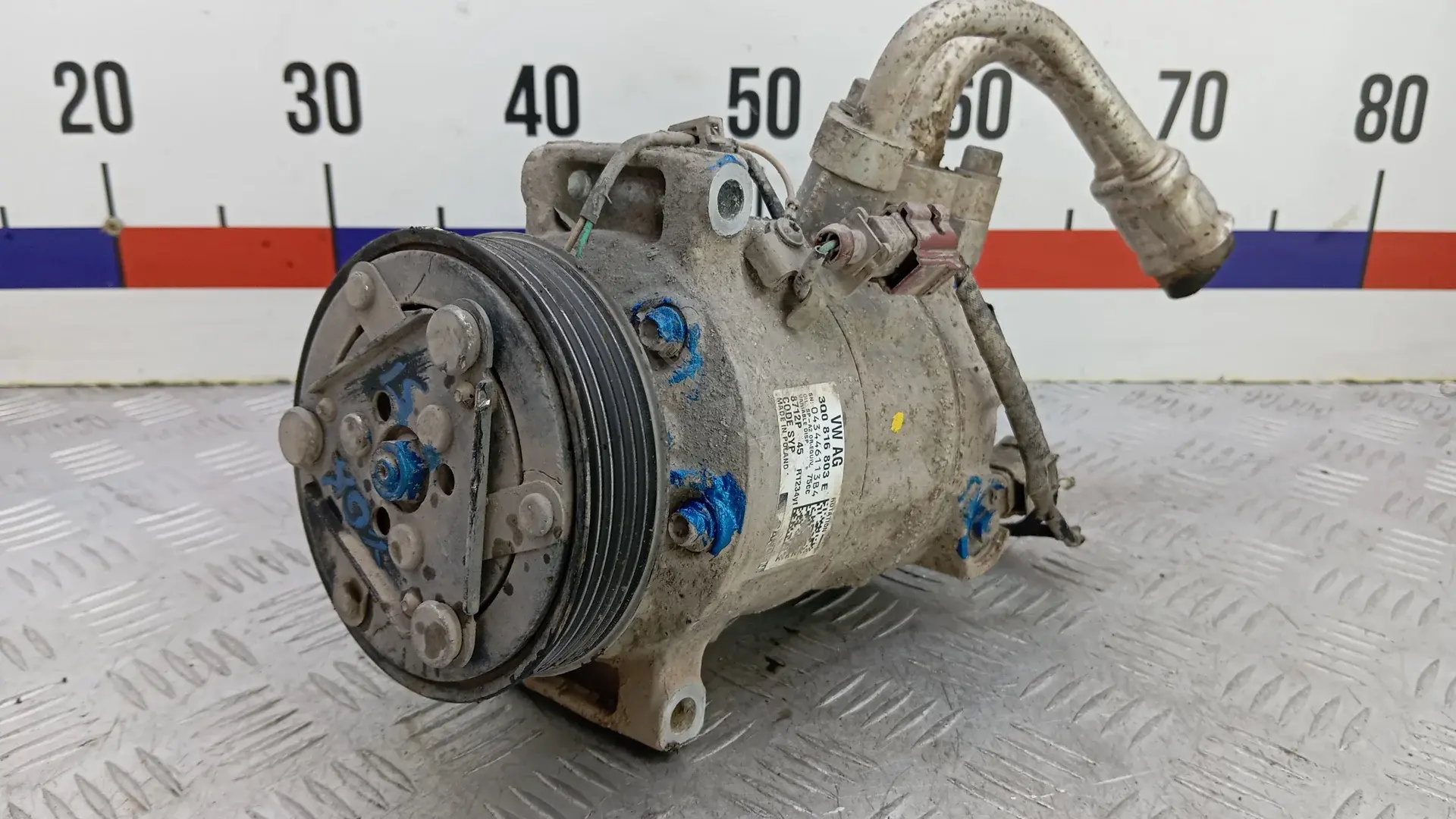 Компрессор кондиционера 3Q0816803E