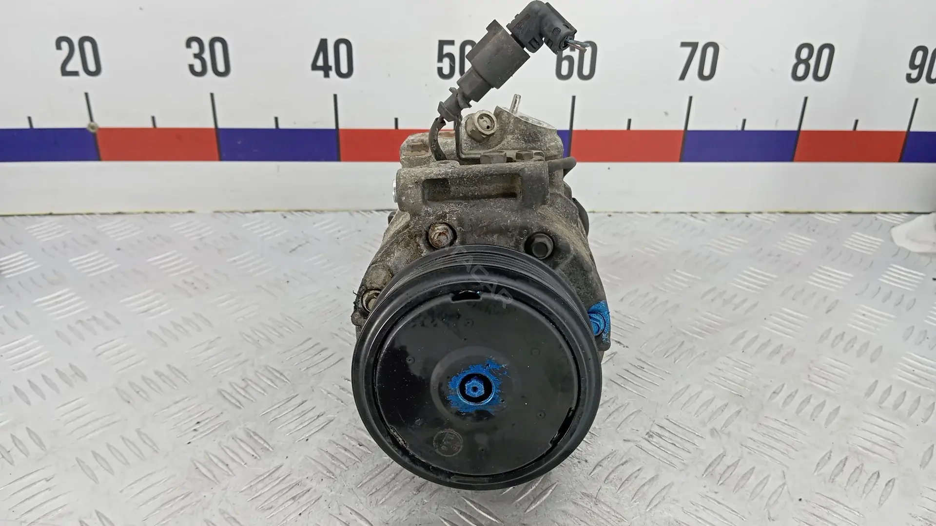 Компрессор кондиционера 3D0820803T