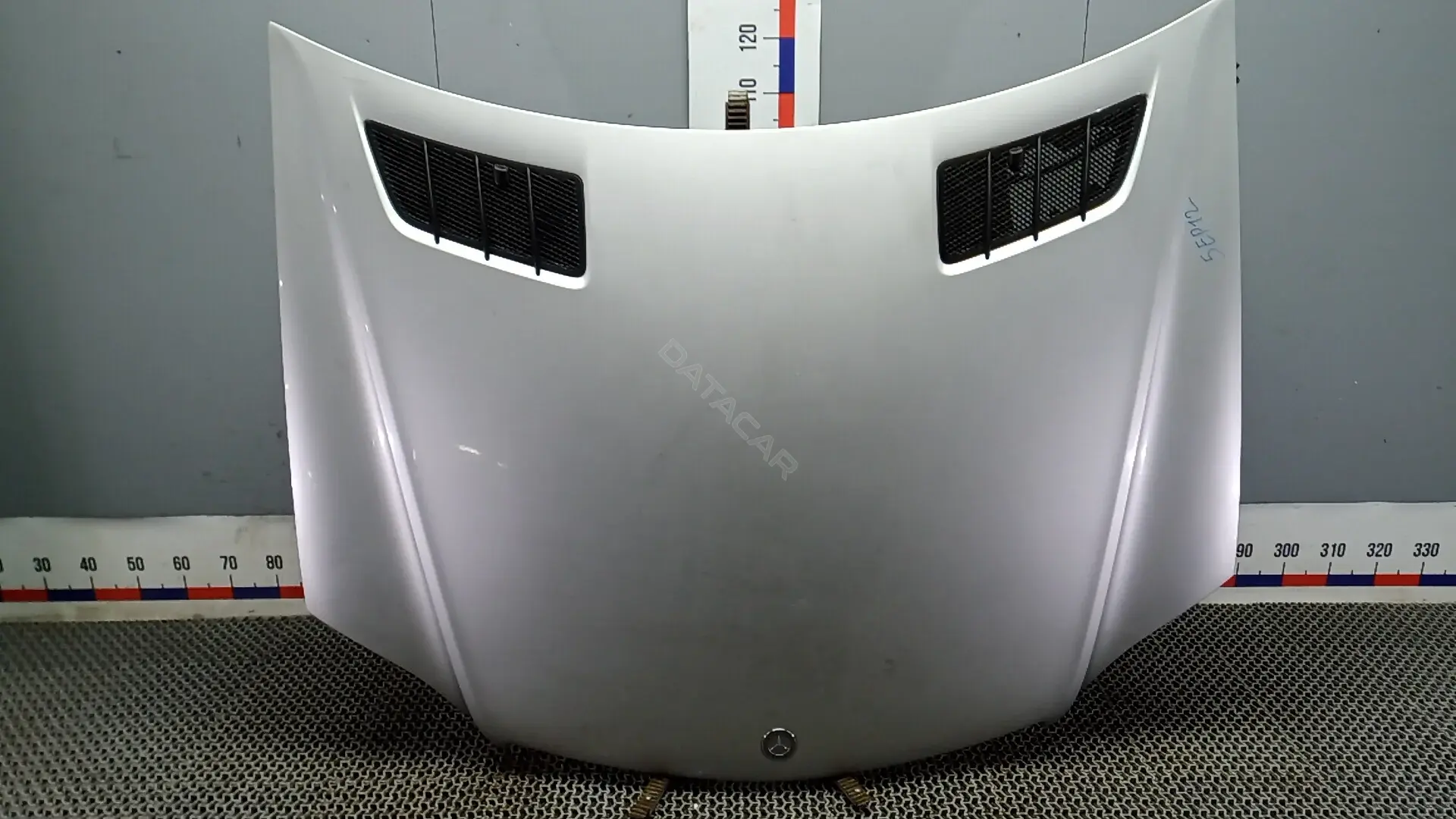 Капот A 164 880 00 57