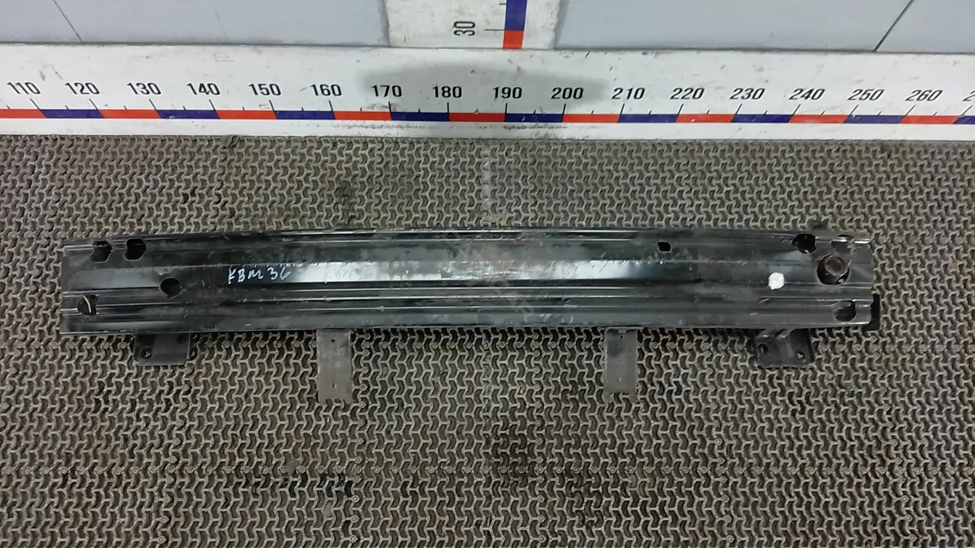 Усилитель бампера 620306FV0A