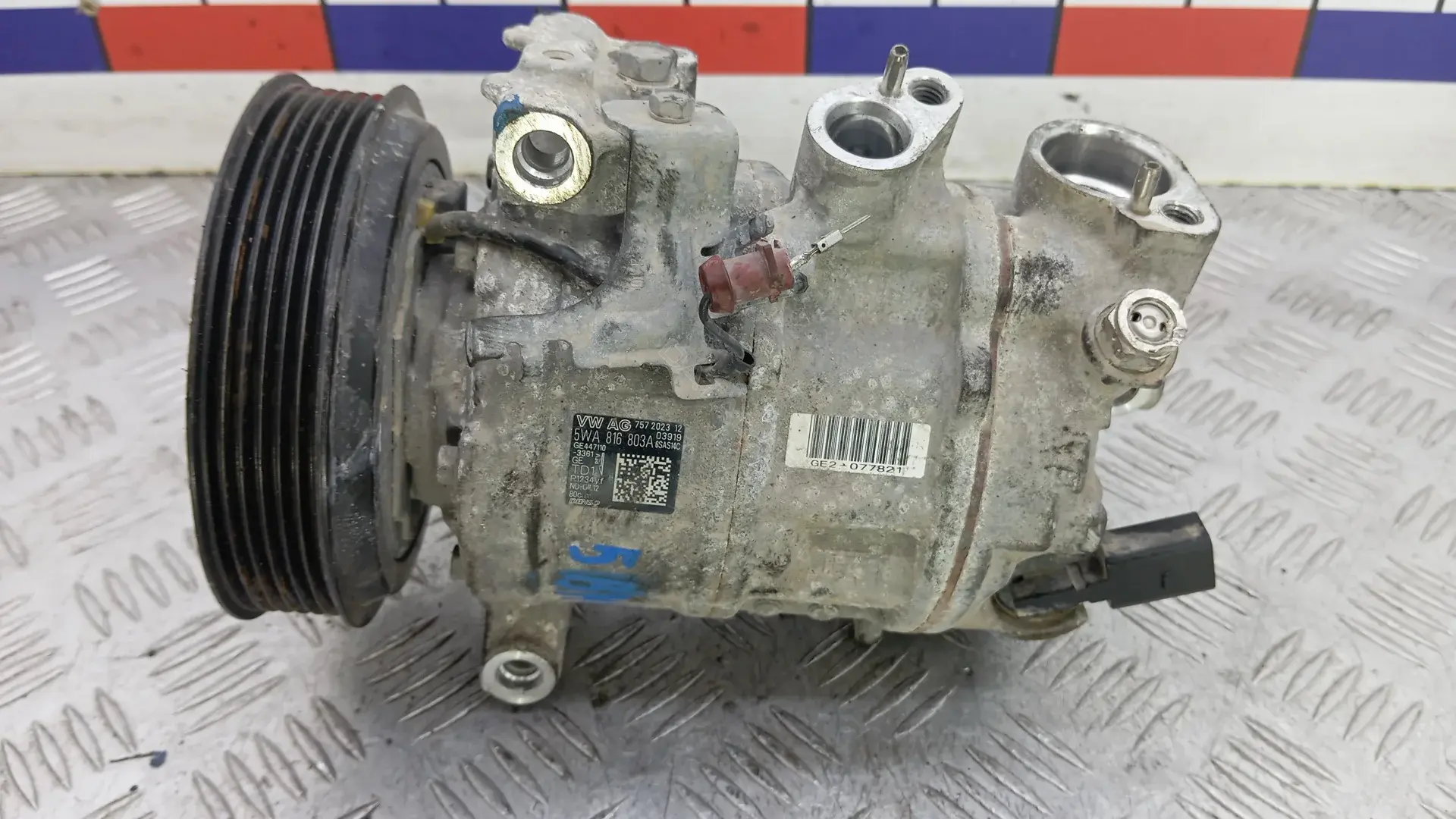 Компрессор кондиционера 5WA816803A