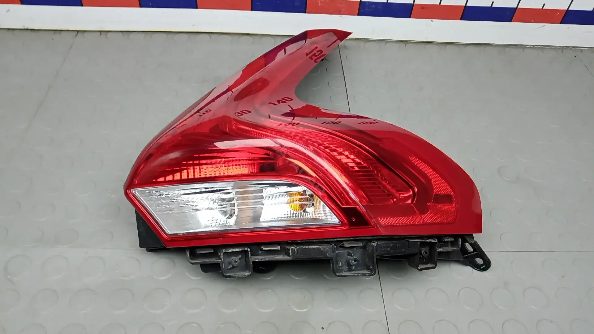Задние фонари 7BM02MY01