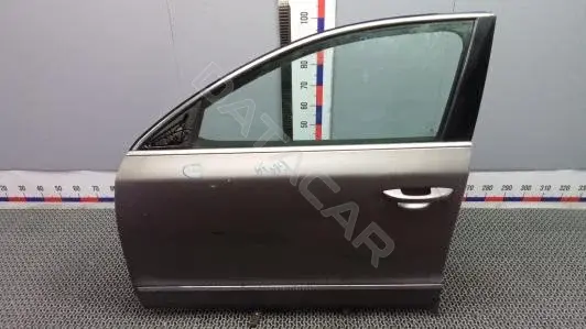 Дверь 3T0831055