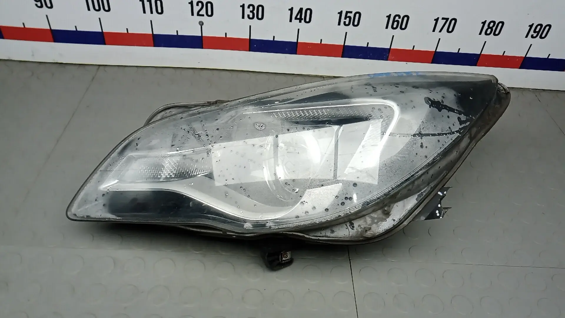 Фары UOK58MR01
