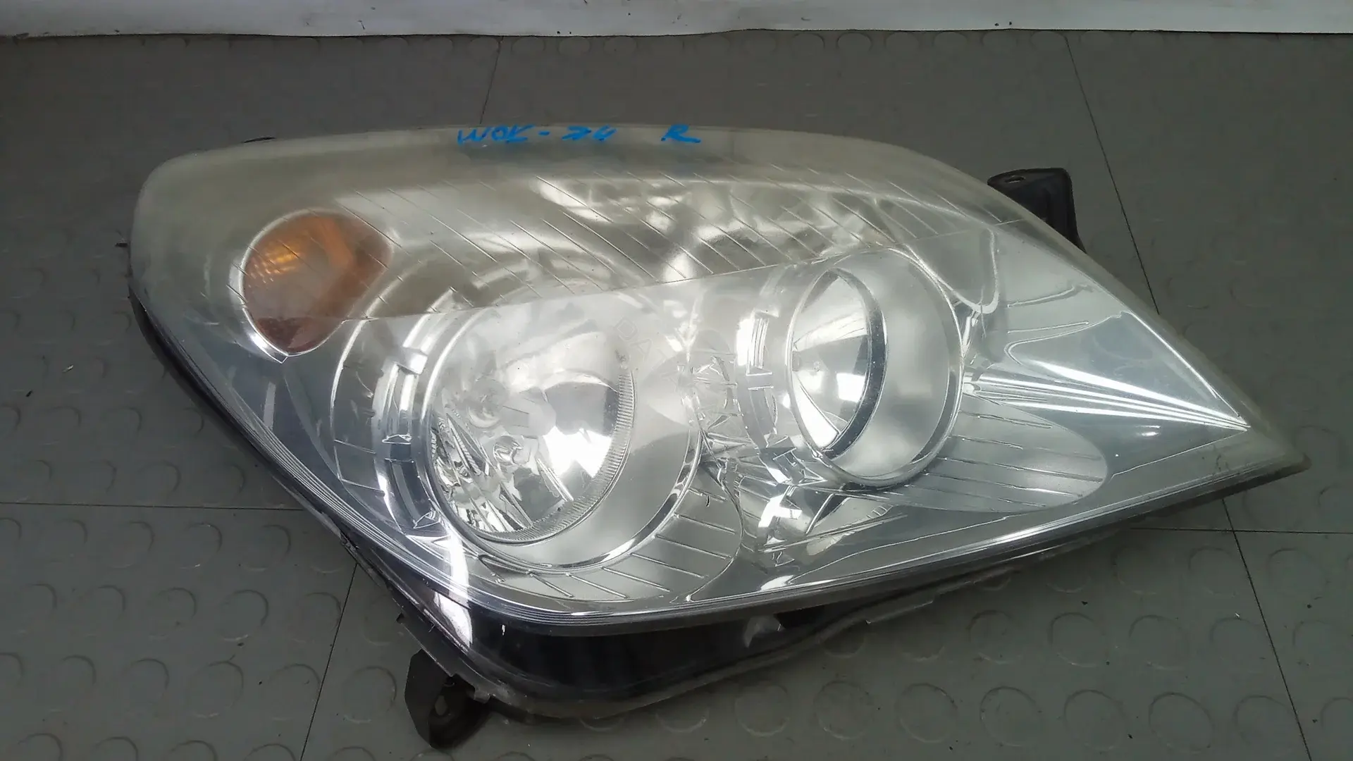 Фары WOK74MU01